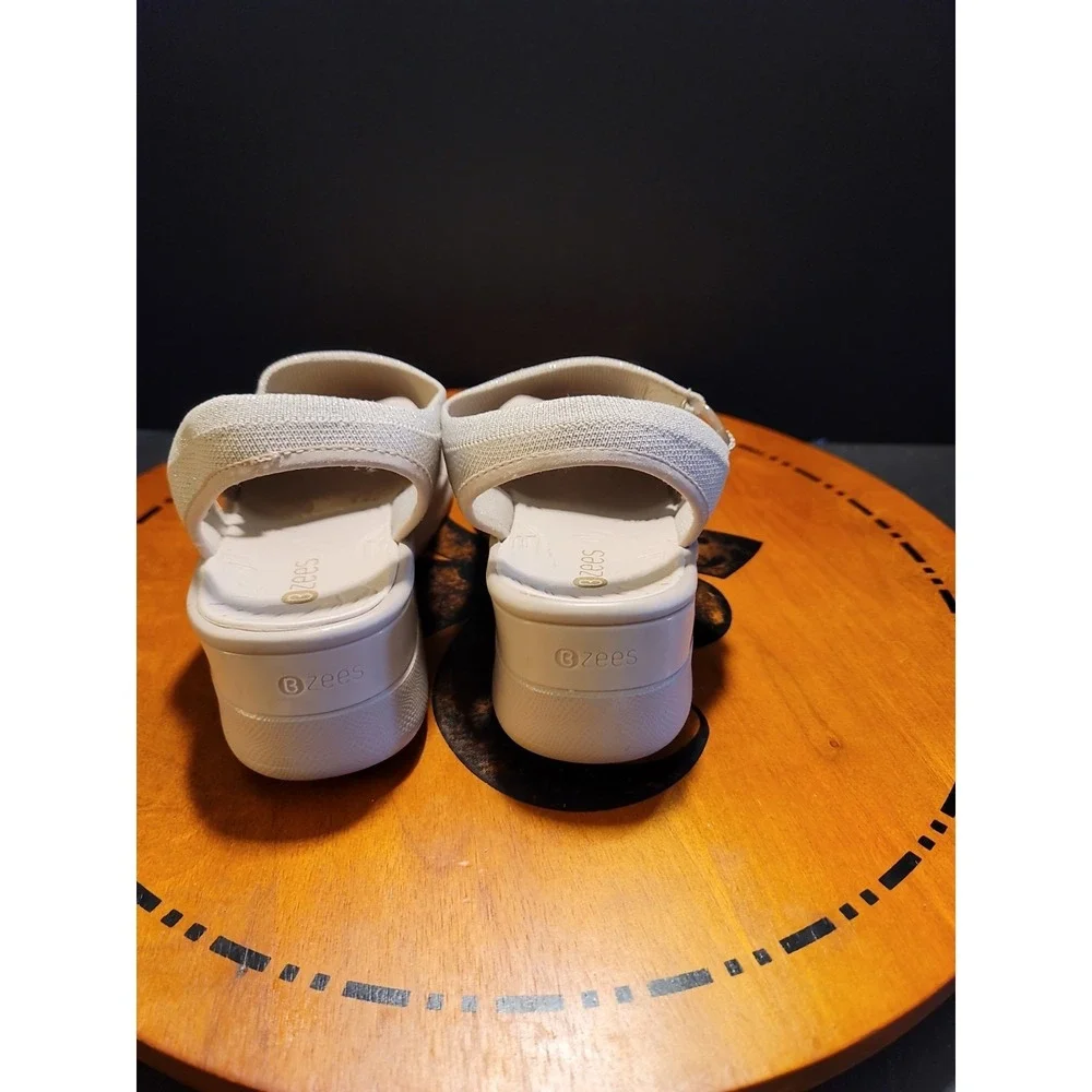 BZees Starbright Womens Size 9.5